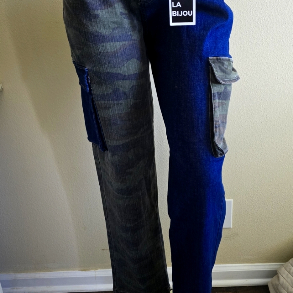 ✨ LA BIJOU Two-Tone Camo & Denim Cargo Pants  📏 Size: S (Small)  🆕 Brand new